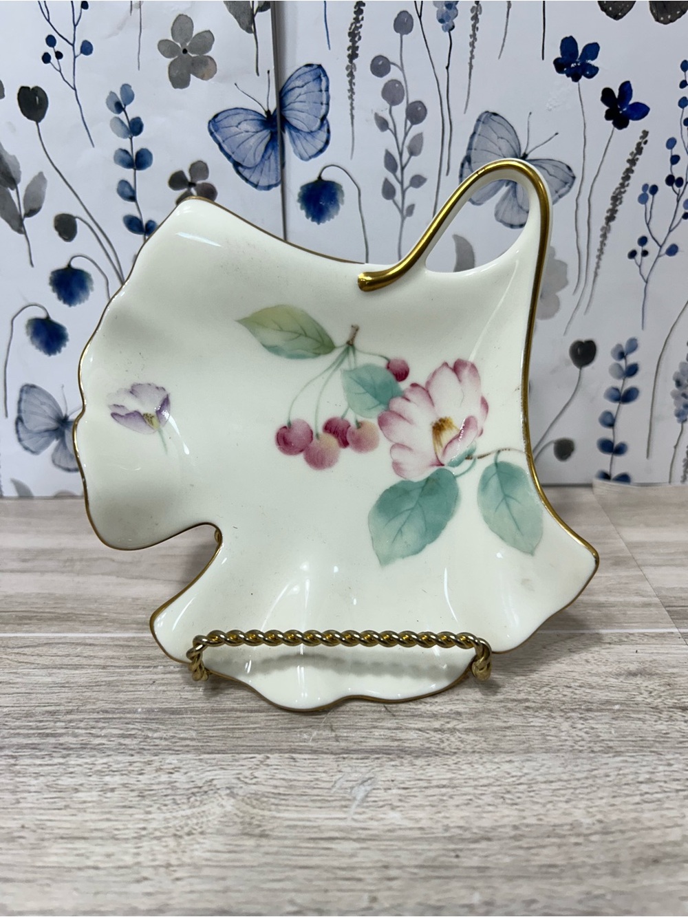 Mikasa Nature’s Garden G2000 Bone China Floral Leaf Dish